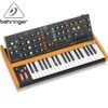 Behringer Poly D
