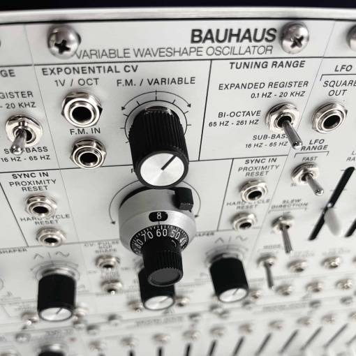 LA Circuits, Inc. EM-105 BAUHAUS – Image 2