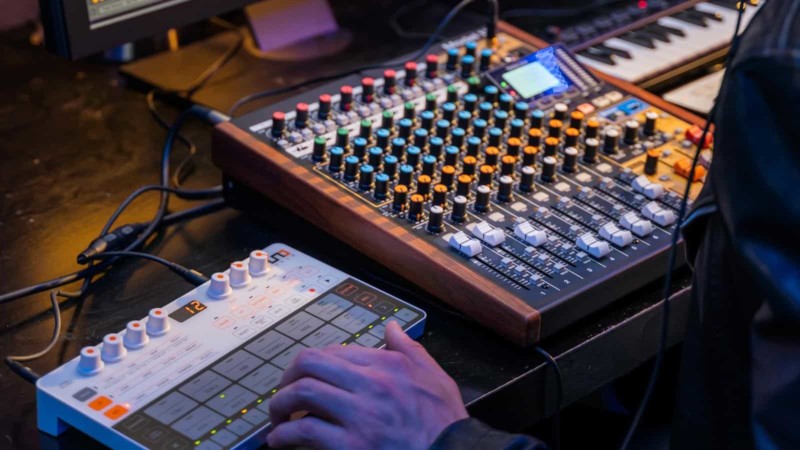 model12 midi controller